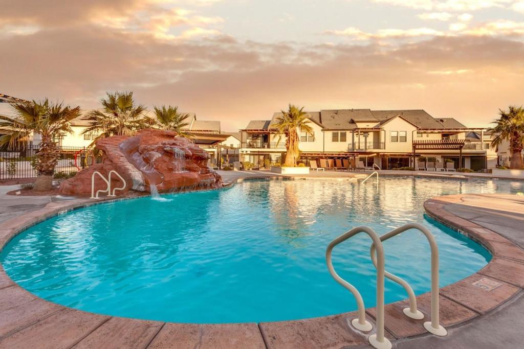 Ocotillo Springs 21 Sleeps 22 Guests, Fire Pit, Community Pool And Hot Tub Santa Clara Exterior photo